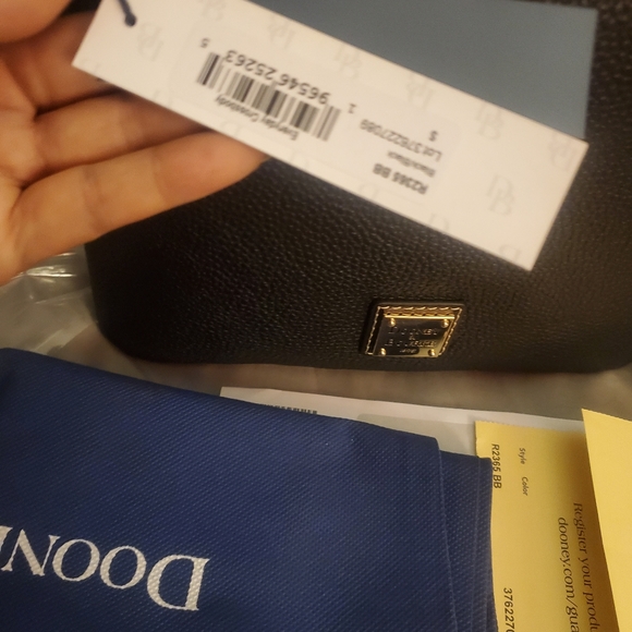 Dooney & Bourke Pebble Grain Everyday Crossbody Shoulder Bag large NWT - Picture 7 of 11